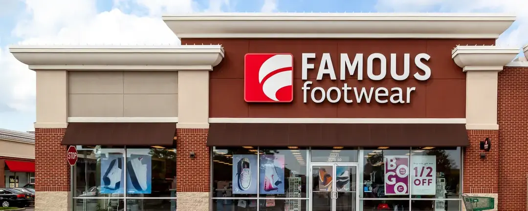 custom outdoor storefront signs